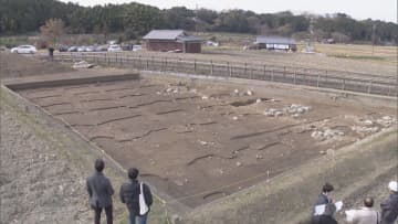 【速報】飛鳥宮跡で新たな大型建物の跡発見　天皇や近しい人が住んでいた可能性…3棟並び計画的に配置　7世紀後半の建築か