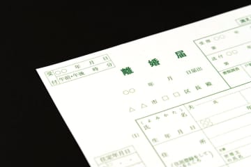 「熟年離婚」のその後…親子関係が壊れないためには？経験者たちに聞いた #1「今もストレスだけど…子どもの本音」