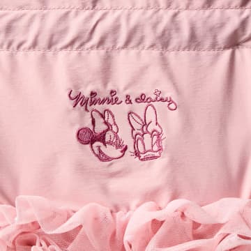 【ディズニーアイテム紹介】夢のような可愛さ…！フリル＆リボンにときめく&quot;バッグ＆ポーチ&quot;が全部買い！